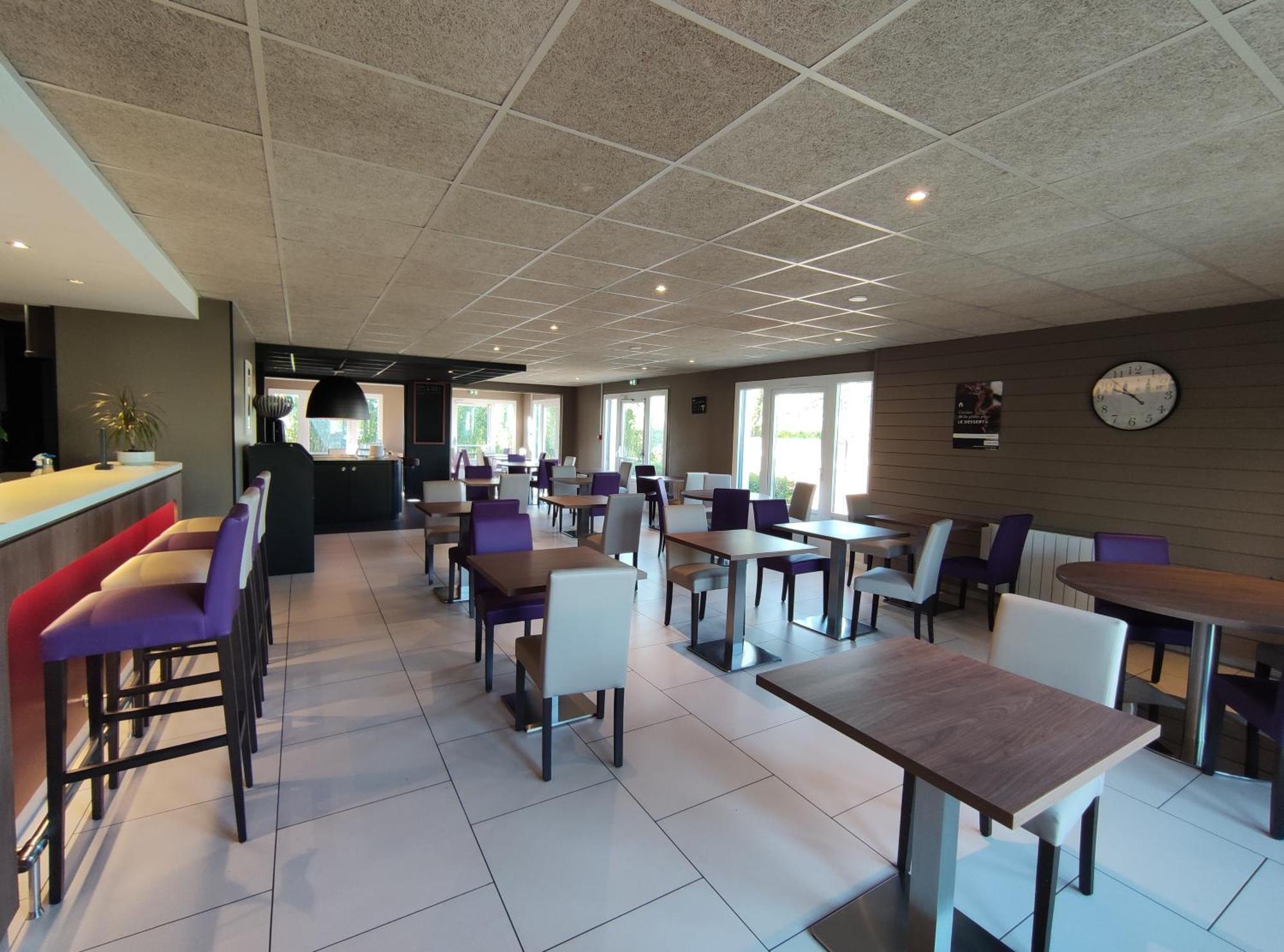 Campanile Sable-Sur-Sarthe Vion Hotel Exterior photo