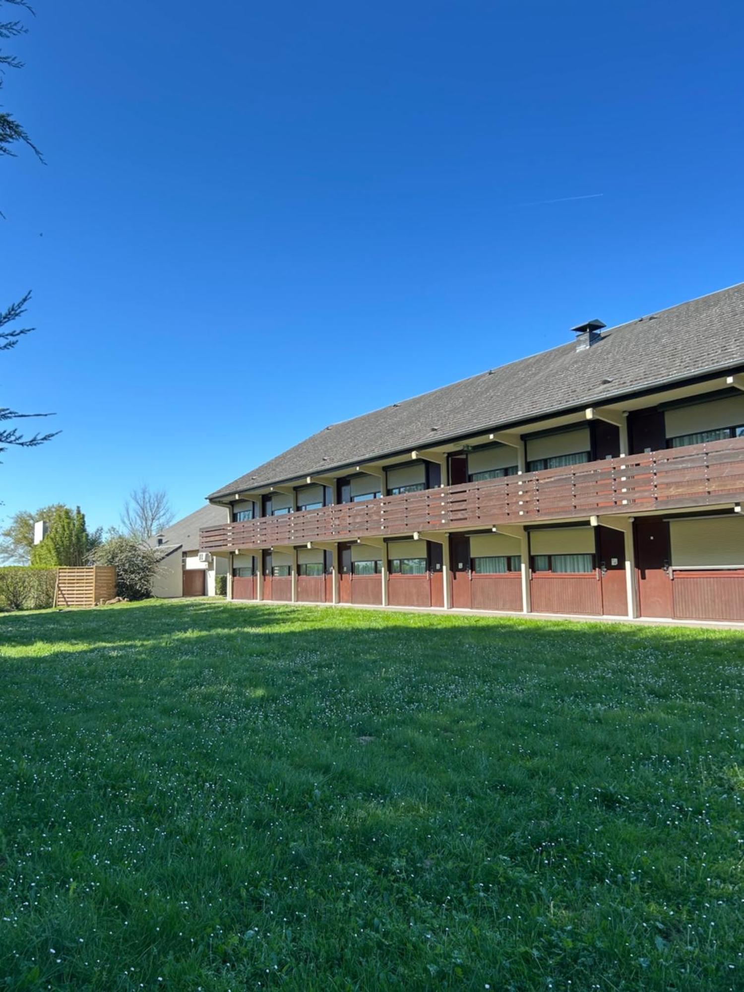 Campanile Sable-Sur-Sarthe Vion Hotel Exterior photo