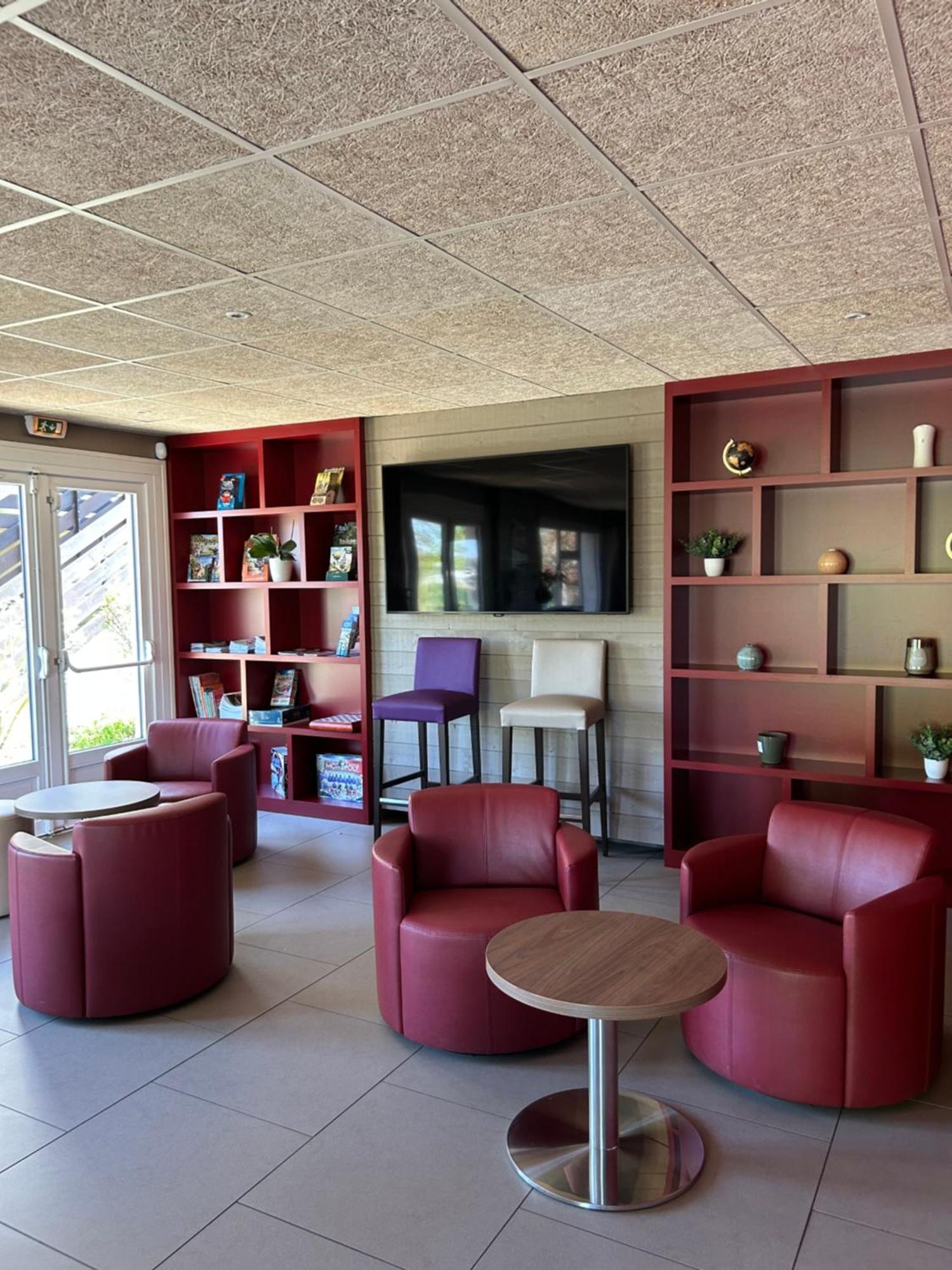Campanile Sable-Sur-Sarthe Vion Hotel Exterior photo