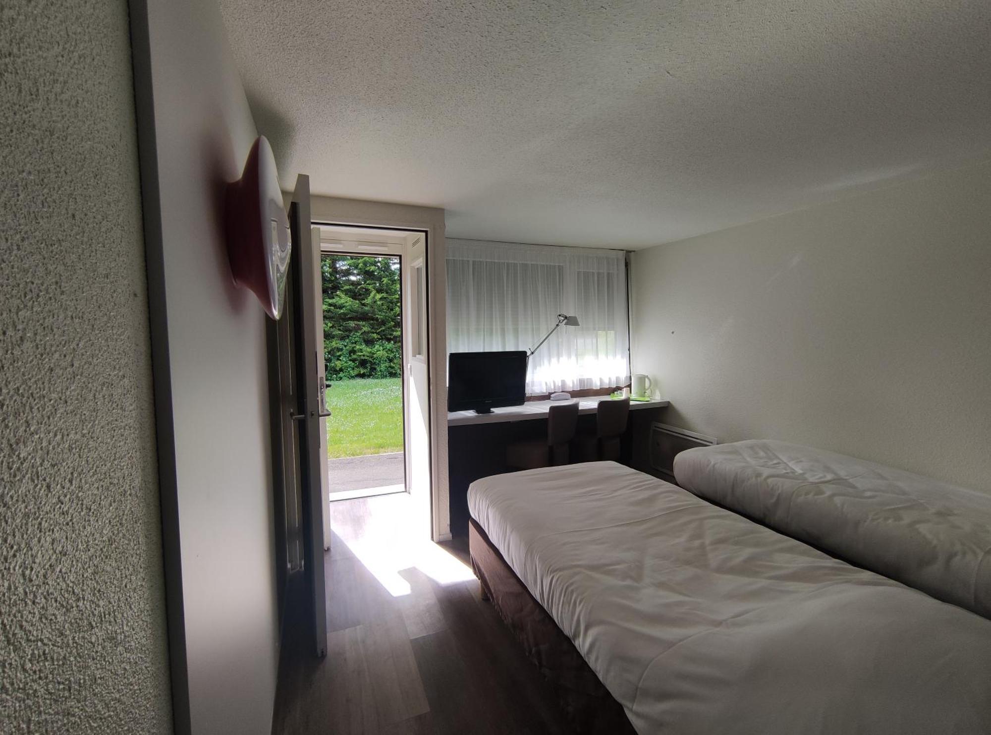 Campanile Sable-Sur-Sarthe Vion Hotel Exterior photo