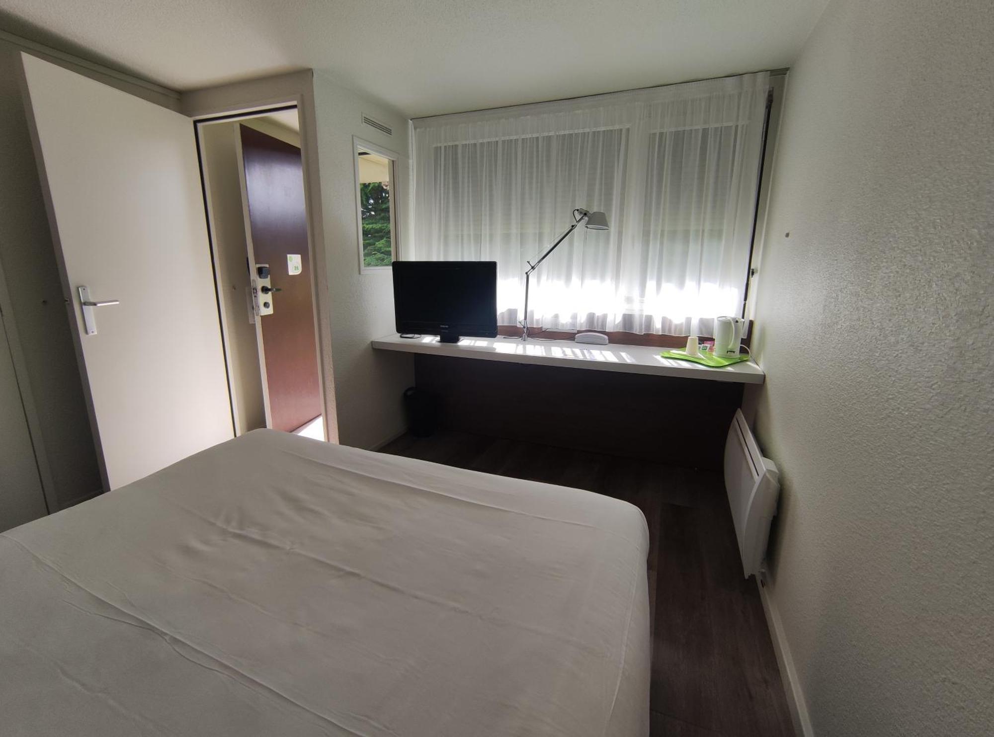 Campanile Sable-Sur-Sarthe Vion Hotel Exterior photo