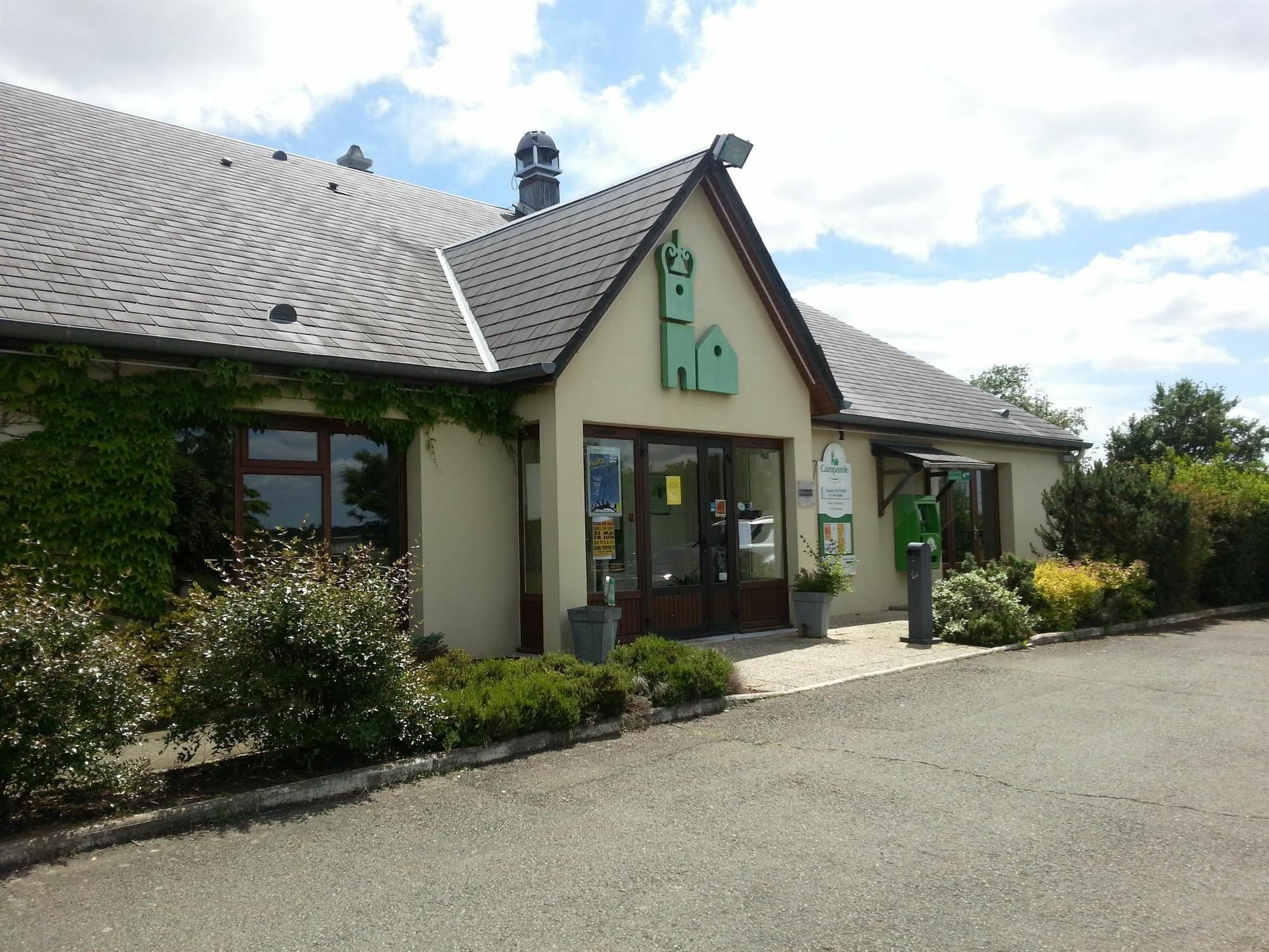 Campanile Sable-Sur-Sarthe Vion Hotel Exterior photo