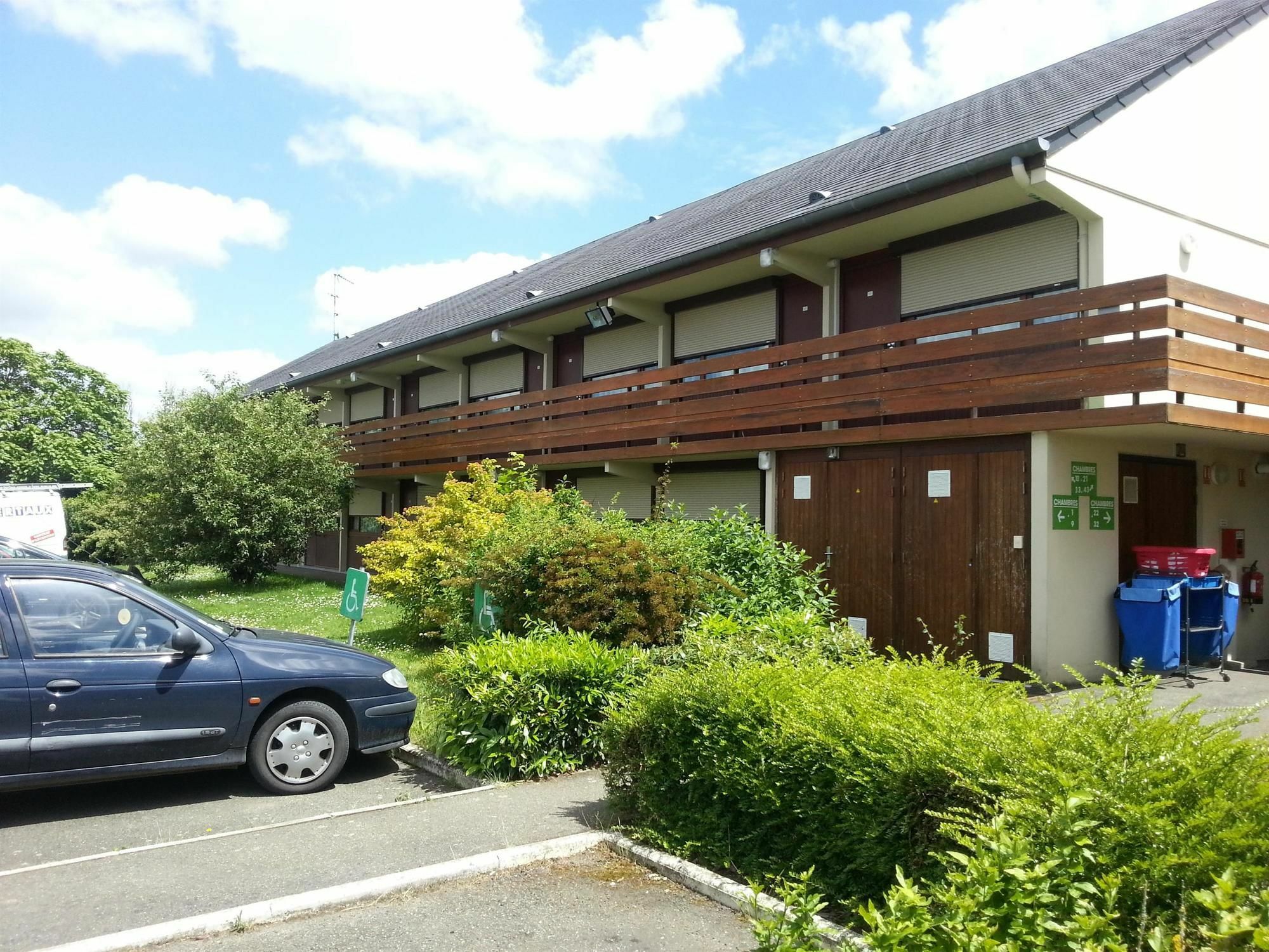 Campanile Sable-Sur-Sarthe Vion Hotel Exterior photo